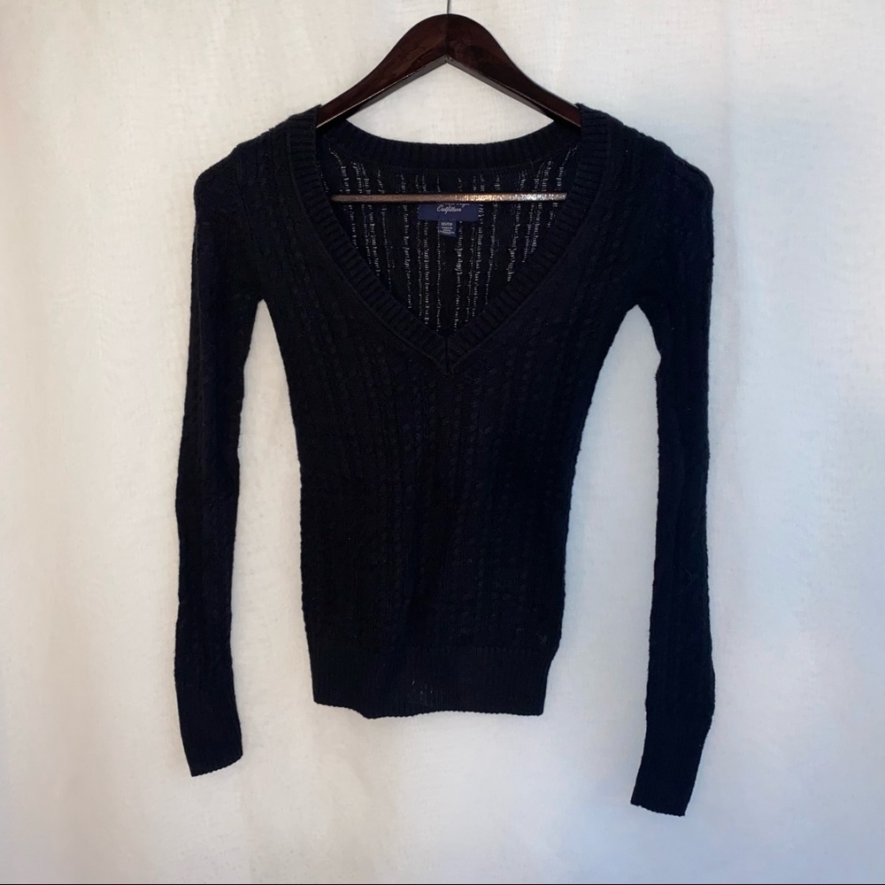 AEO long-sleeved cable knit sweater in black - Picture 2 of 5